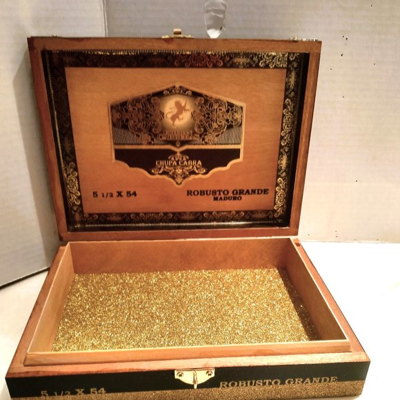 Suenos de Saundra Upcycled Grande Cedar Cigar Box, Jewelry/Storage Box - Picture 8 of 13